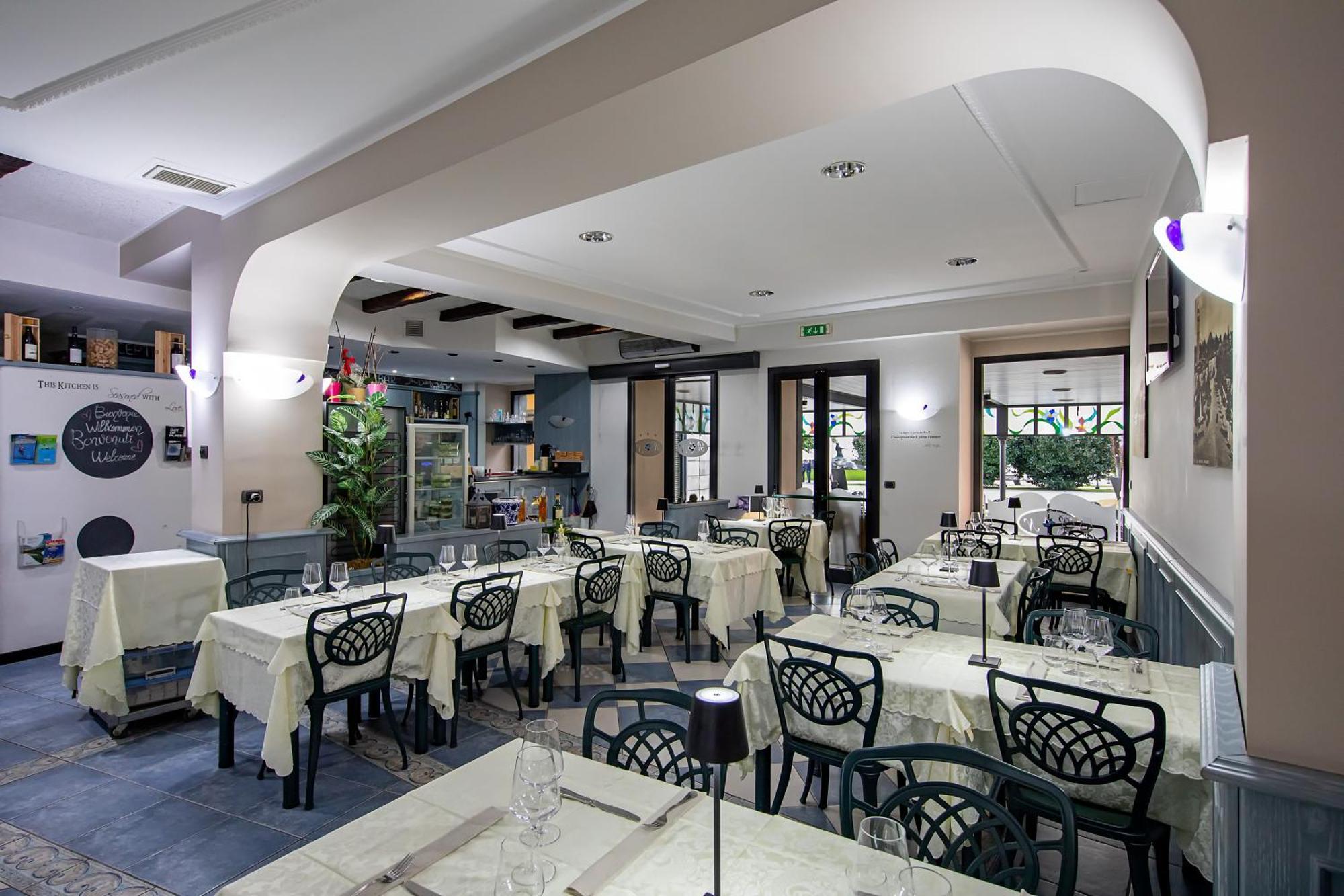 Hotel Novara Βερμπάνια Εξωτερικό φωτογραφία