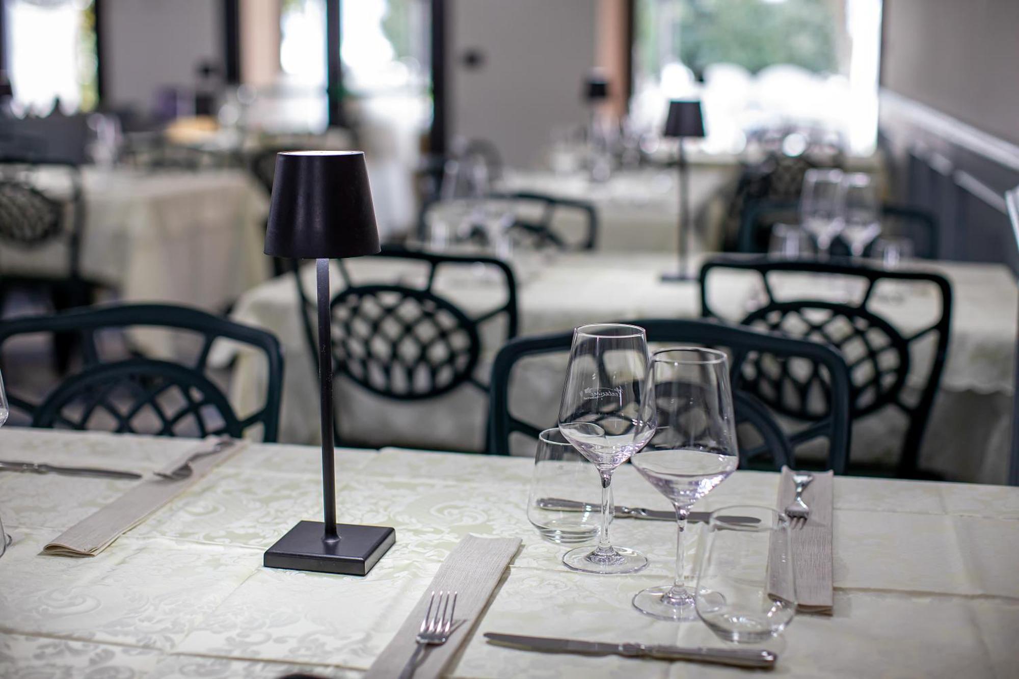 Hotel Novara Βερμπάνια Εξωτερικό φωτογραφία