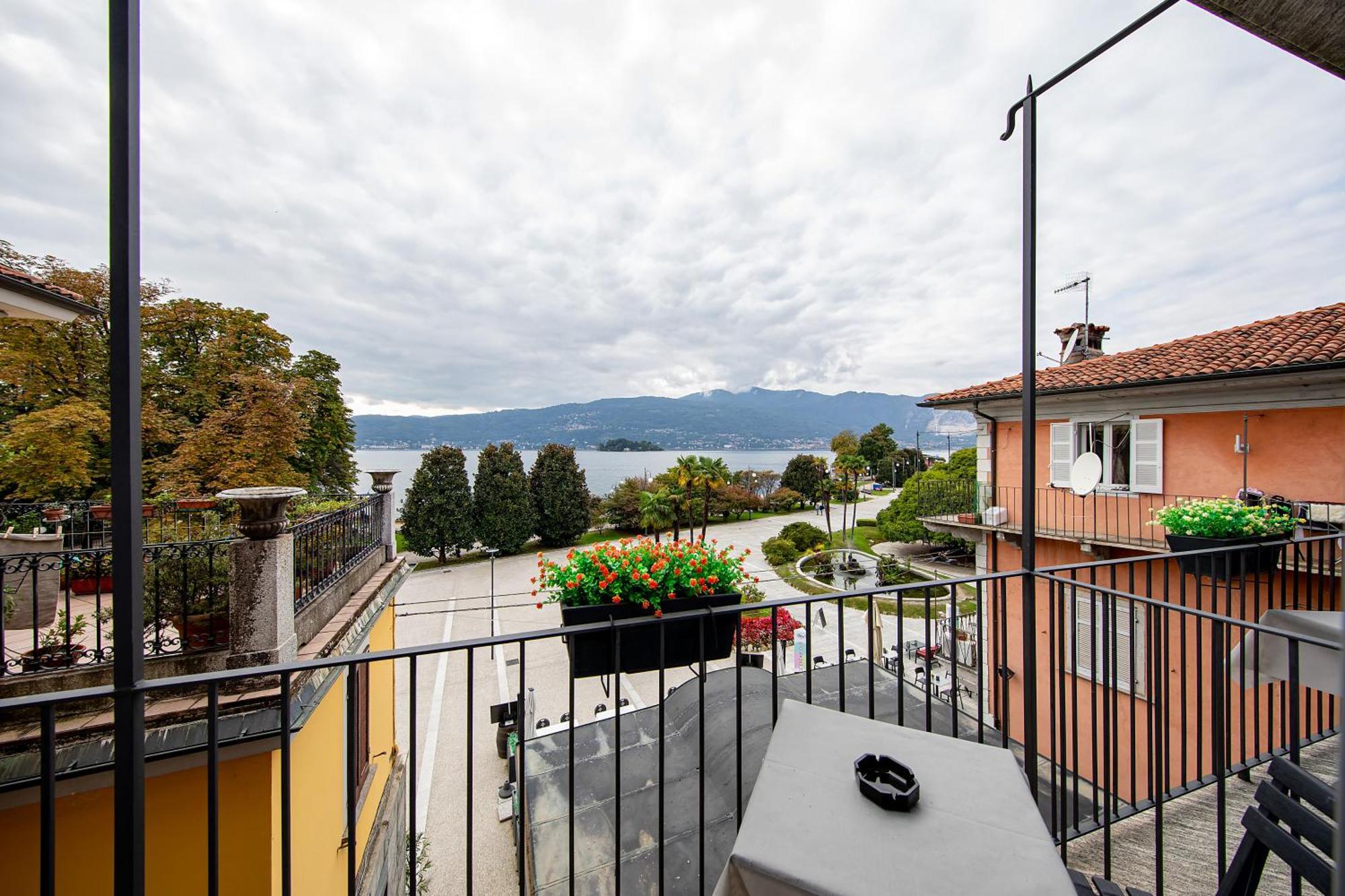 Hotel Novara Βερμπάνια Εξωτερικό φωτογραφία